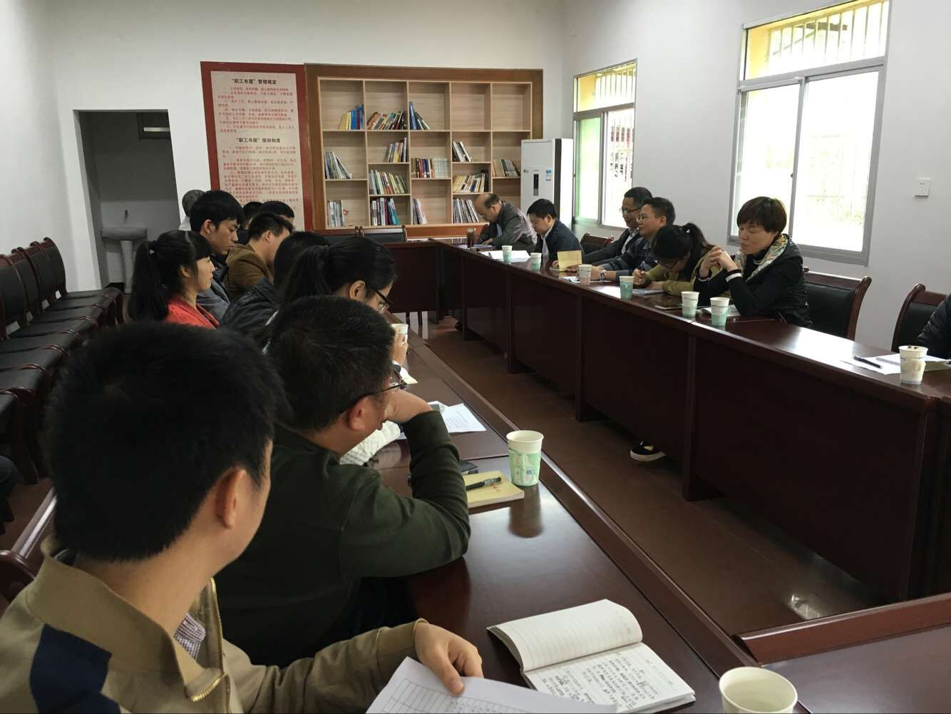 ATY.COM爱体育(中国大陆)科技公司召开纪念建局60周年座谈会.jpg
